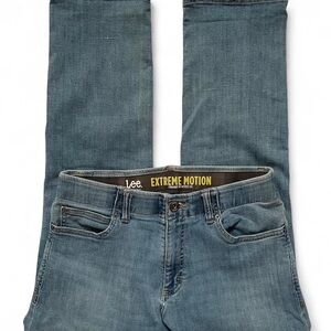 Lee • Mens Light Blue Denim Extreme Motion Jeans • SIZE - 32x30